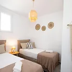 Sunny Villa Roselani